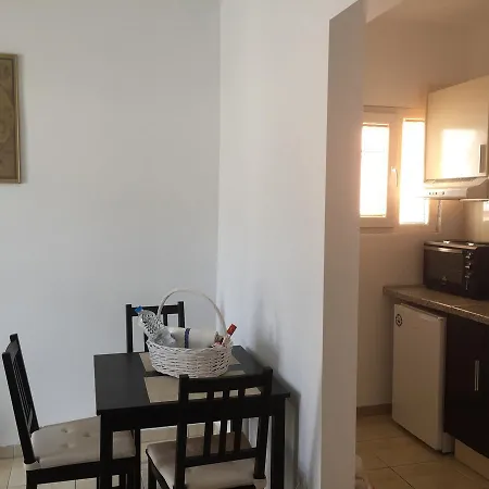 Dialektopoulou לימנאס